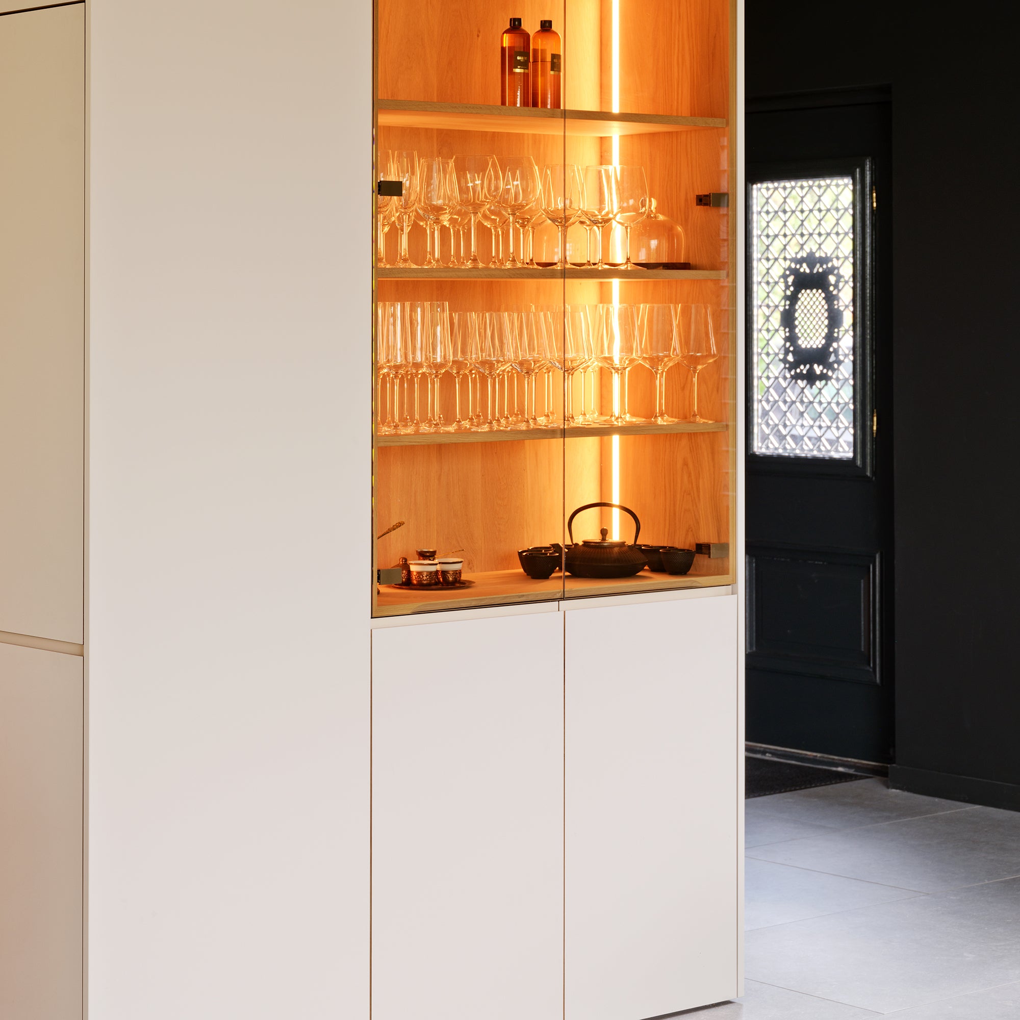 Houtmerk Ratio® - Vakkenkast Prisma - Vitrinekast massief hout Houtmerk